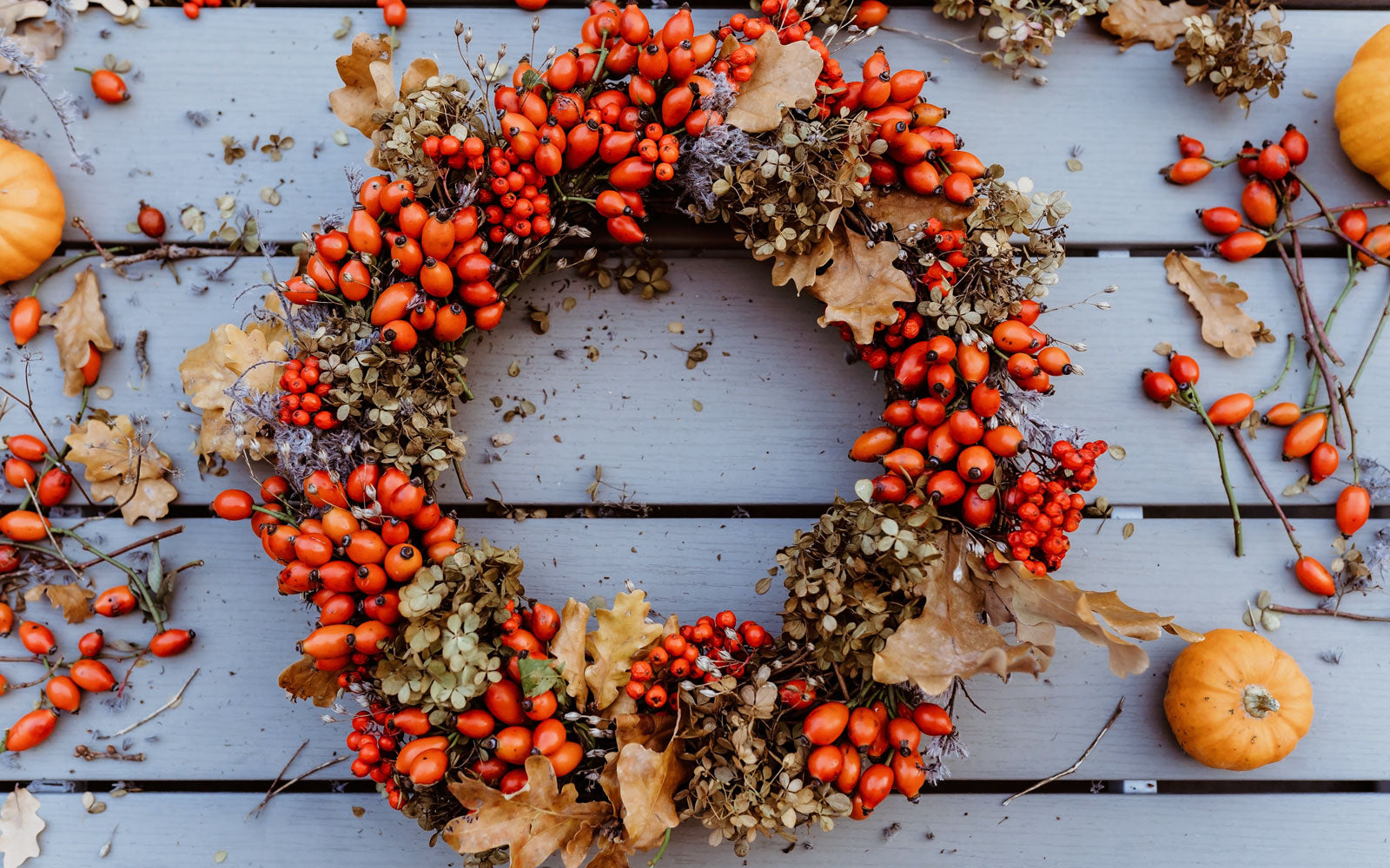 How to Make A Fall Wreath to Decorate Your Home