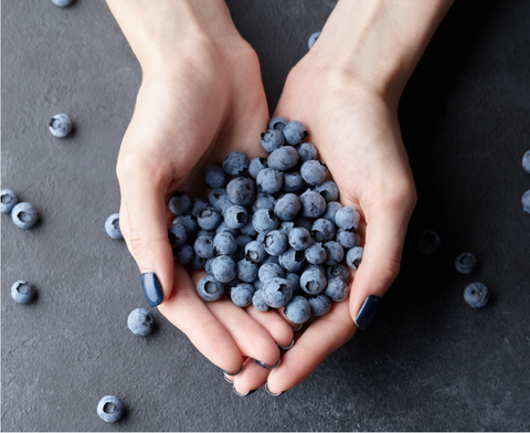A handful of fresh blueberries