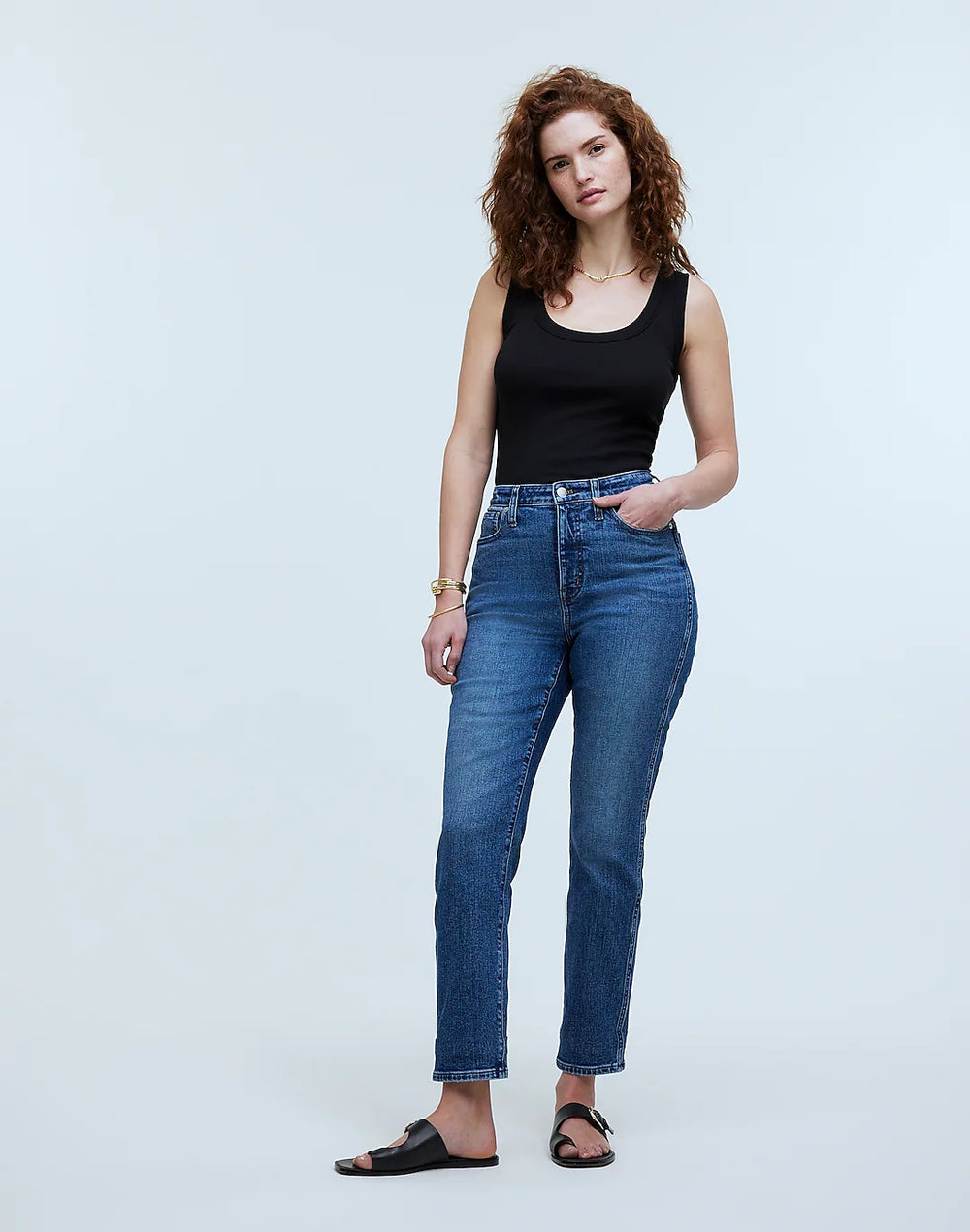 These $40 American Eagle Mom Jeans Are Perfect for Petite Sizes