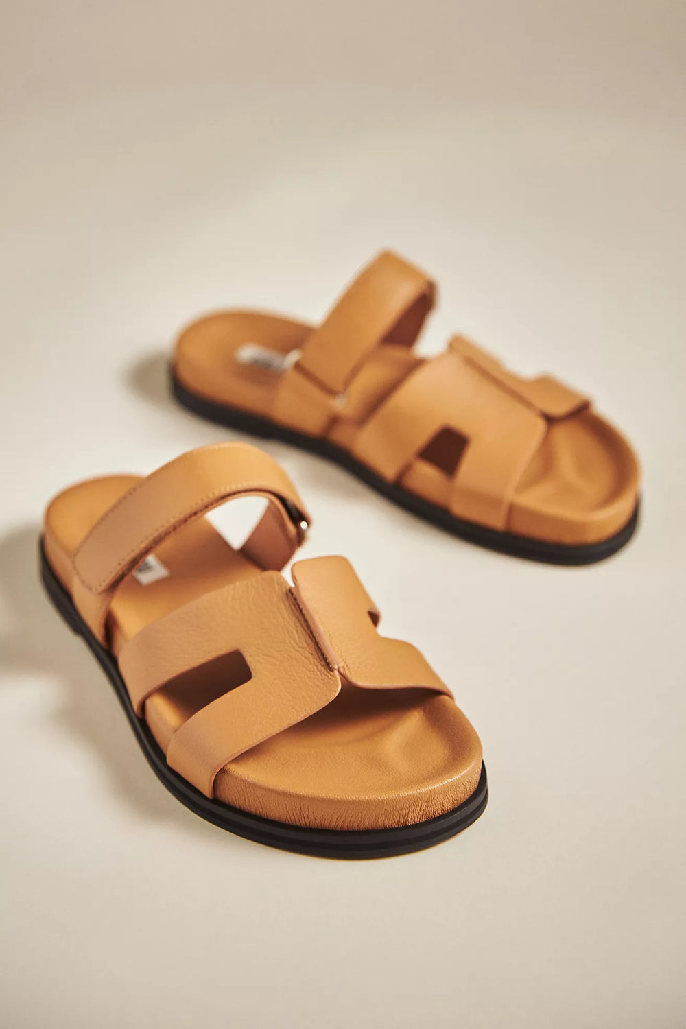 HERMÈS CHYPRE SANDALS REVIEW, SIZING & TRY-ON - YouTube