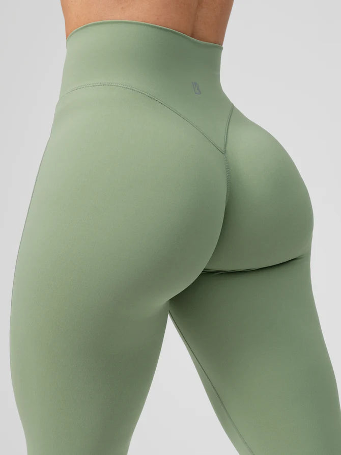 The 13 Best Scrunch Butt Leggings That Will Lift Your Butt (2024) –  topsfordays