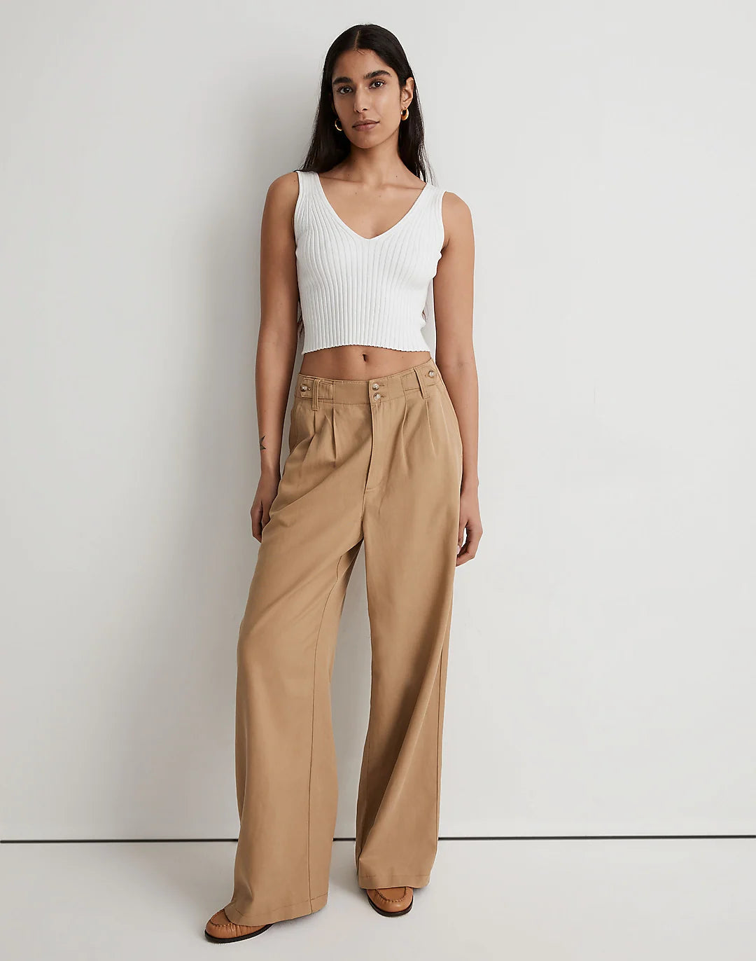 Pull&Bear high waisted straight leg cargo pants in beige | ASOS