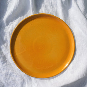 Hand-painted ceramic plate plain colors - yellow – Soleo Home