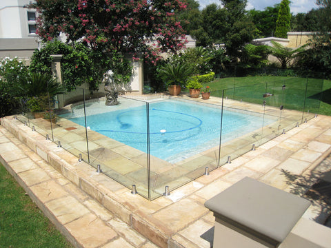 install-glass-pool-fence-01