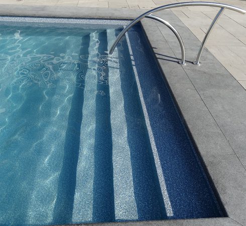 Vinyl over steel steps, v.o.s system walk in pool steps Canada