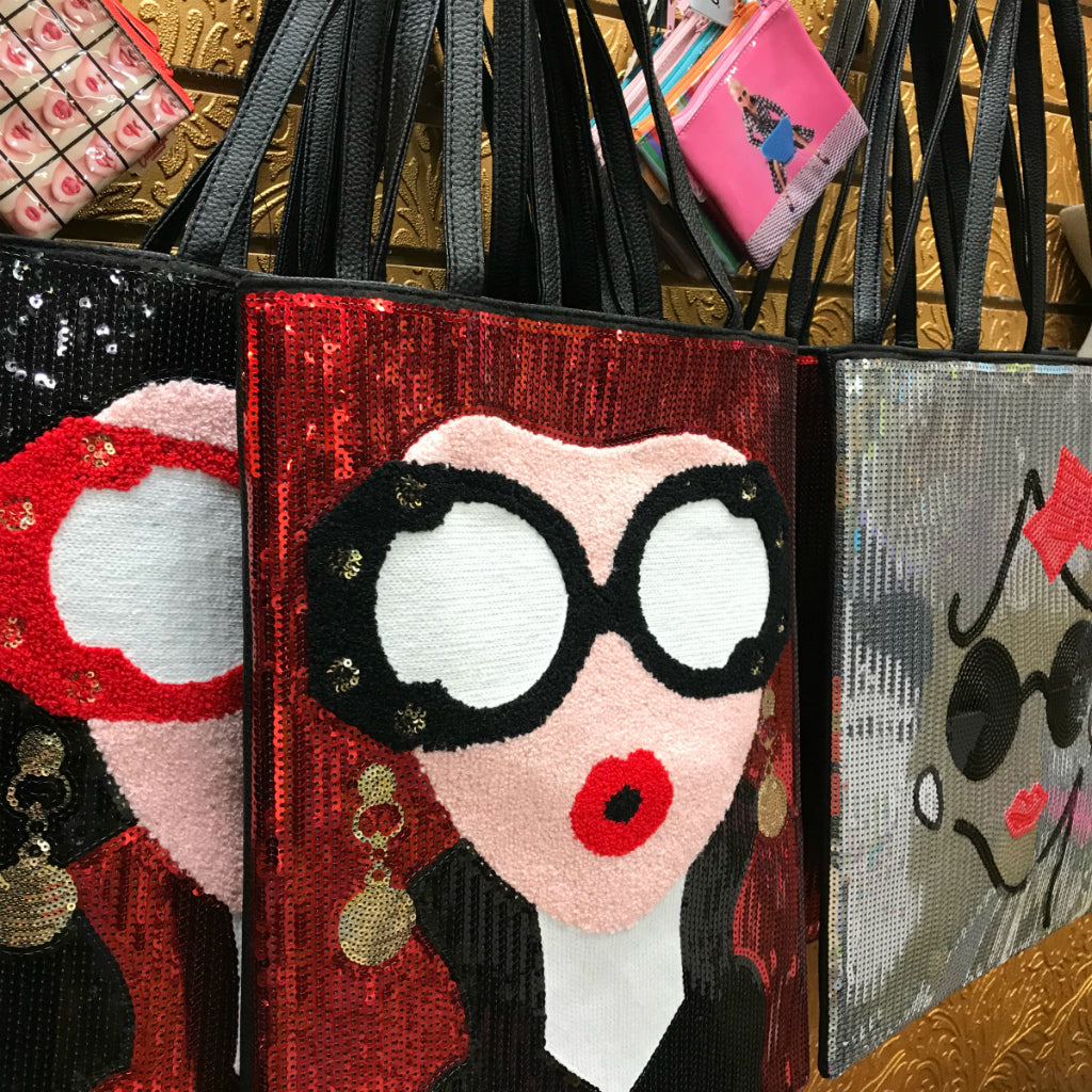 Just arrived at Suzie Q Studio at the Crossroads Market in Calgary... purses, tote bags, leggings, shawls, art journals and more! Hope you'll drop by Suzie Q's this weekend and take a look! 