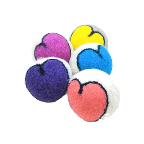 [Threaded Needle Design] Heart Felted Dryer Ball | Found Boutique