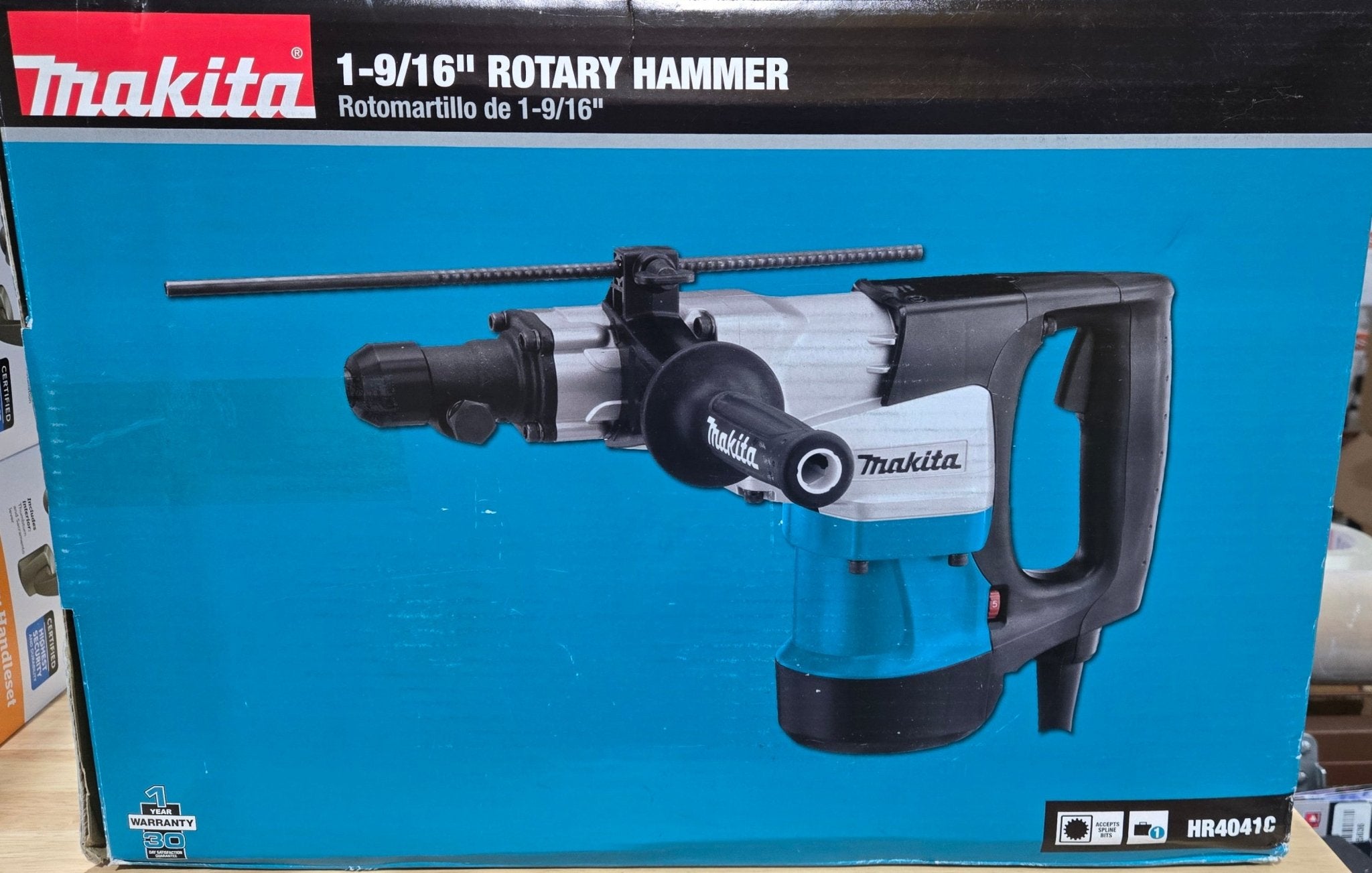 Makita HR4041C 12 Amp 1-9/16 in. Concrete Masonry Rotary Hammer Drill Corded Spline Side Handle D-Handle Hard Case