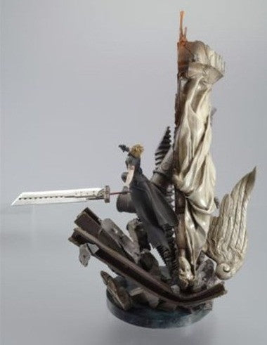 final fantasy 7 cloud statue