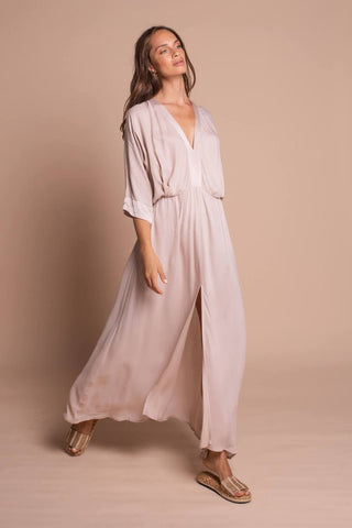 Robe longue élégante en crème