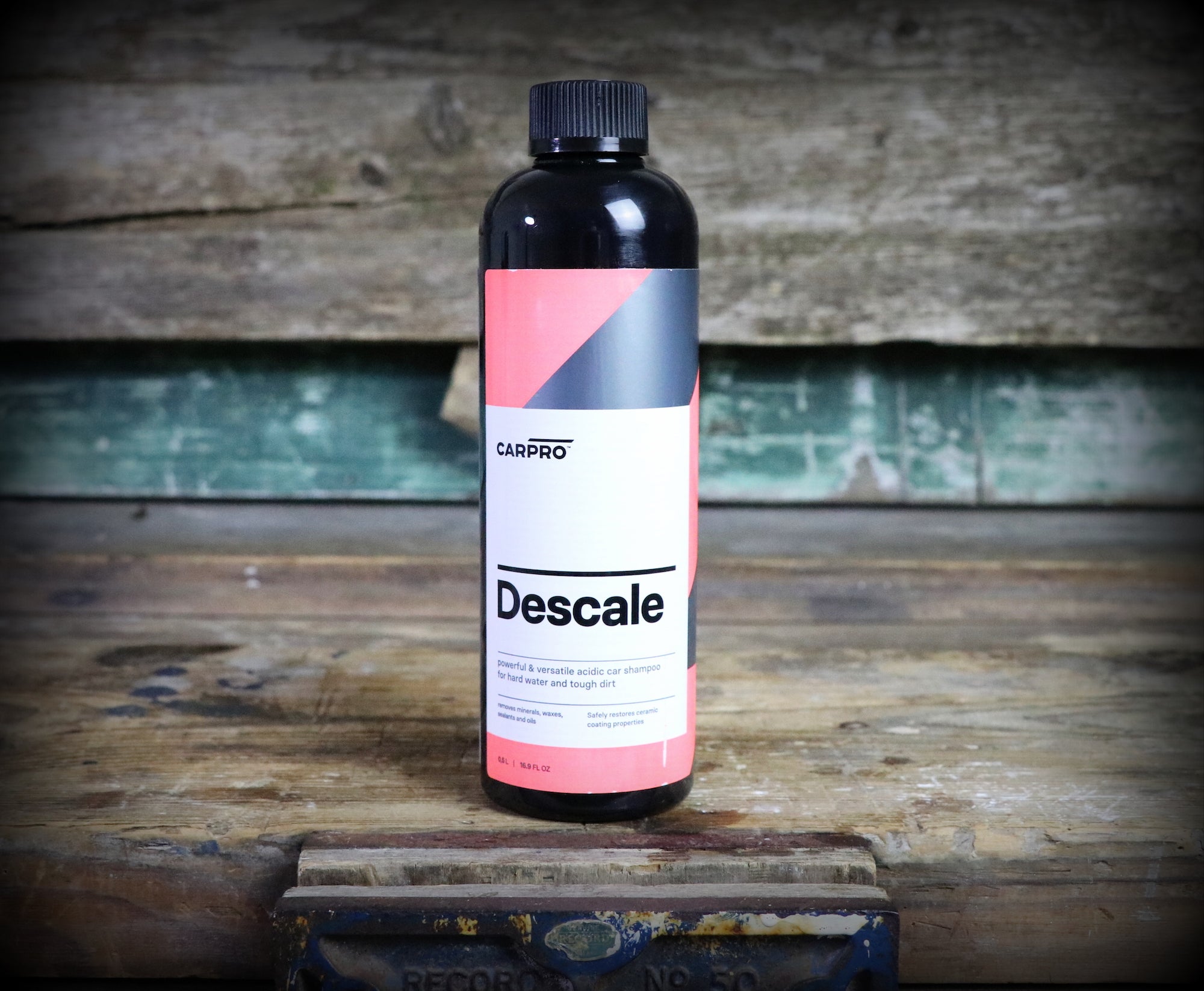 CARPRO Descale: Acidic Shampoo for Ceramic Coating Revival