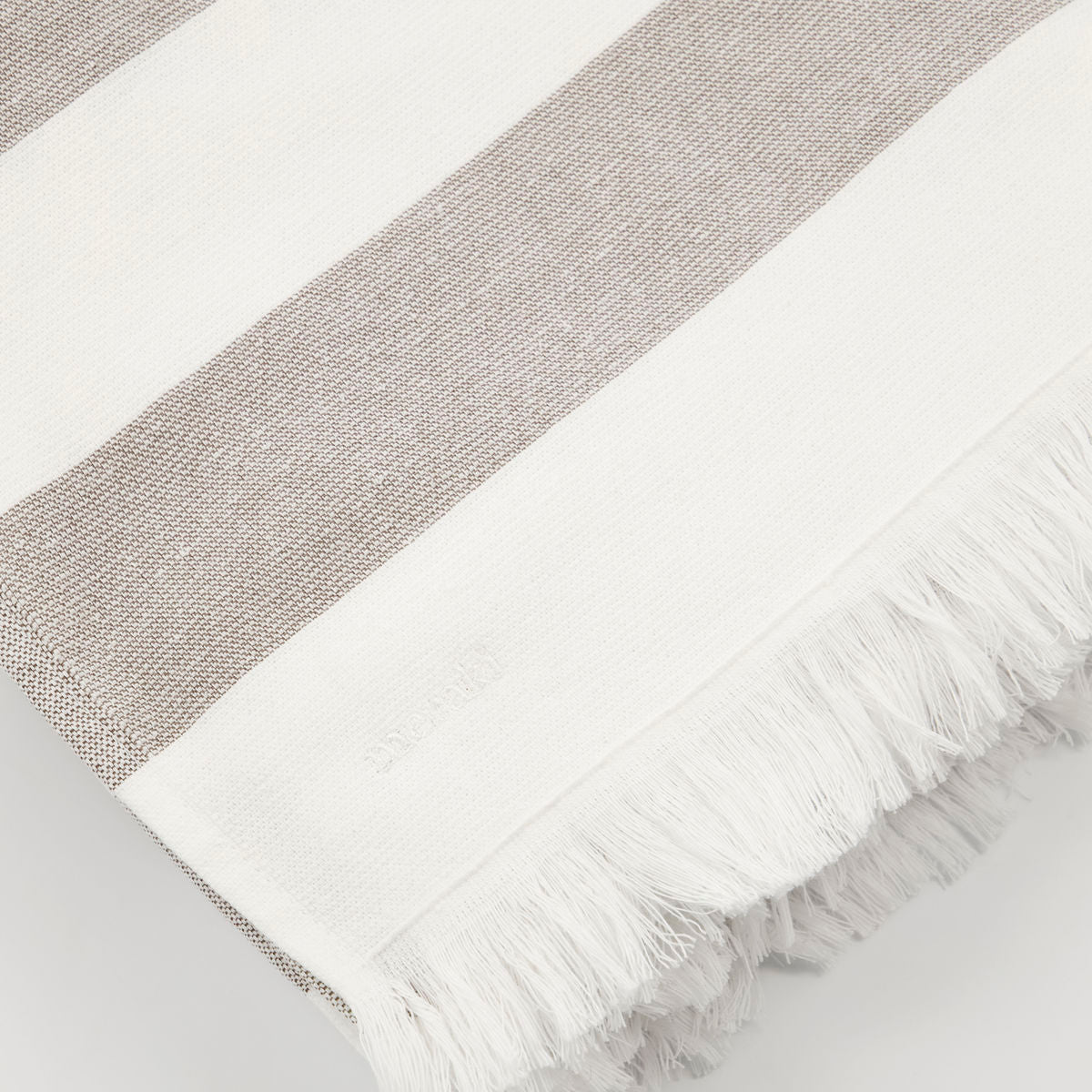 Billede af Meraki - Håndklæde, Barbarum, Hvide og brune striber 100x180