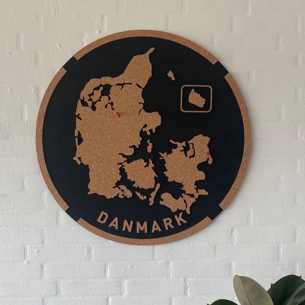 11: Filtpanel - Danmarkskort udskåret i kork med kant
