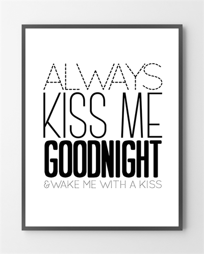 Billede af Plakat - Kiss me - 30x40 cm.