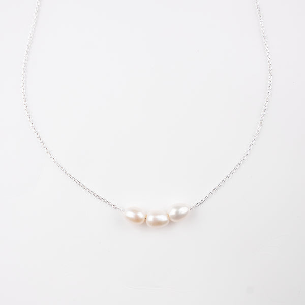 THREE PEARL NECKLACE