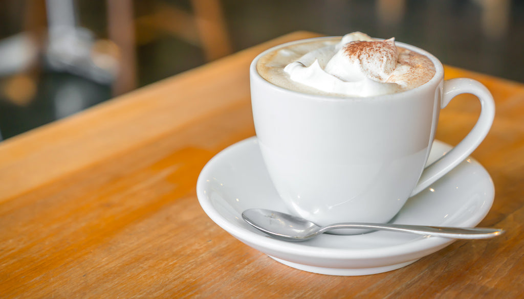 El balance perfecto entre café espresso Carbone y leche caliente muy  espumosa. Cremoso y delicioso, el capuchino es perfecto para cualquier…