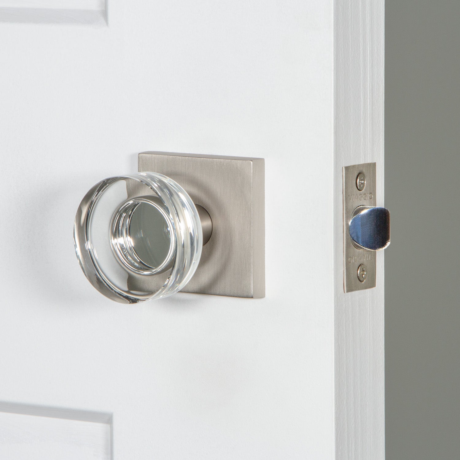 Carré Crystal 1-1/4 Square Cabinet Knob with Georgetown Rosette in Sa -  Grandeur Hardware