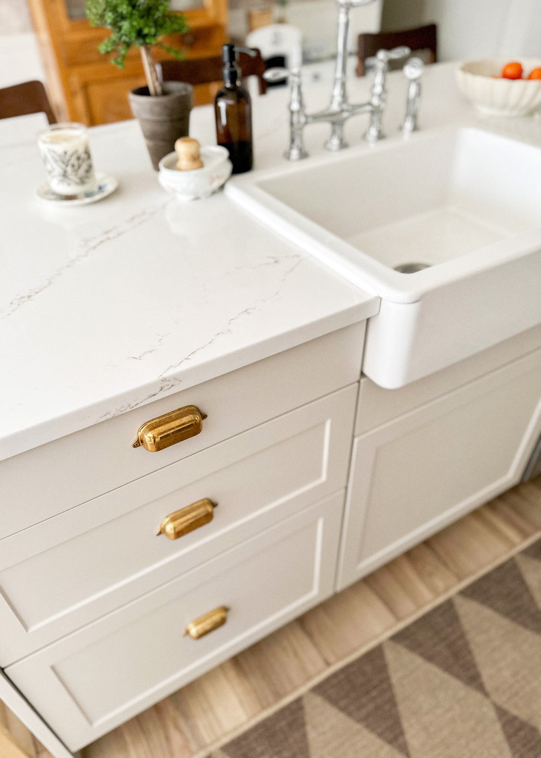 michelle milowe white kitchen cabinets unlacquered brass cabinet hardware nostalgic warehouse