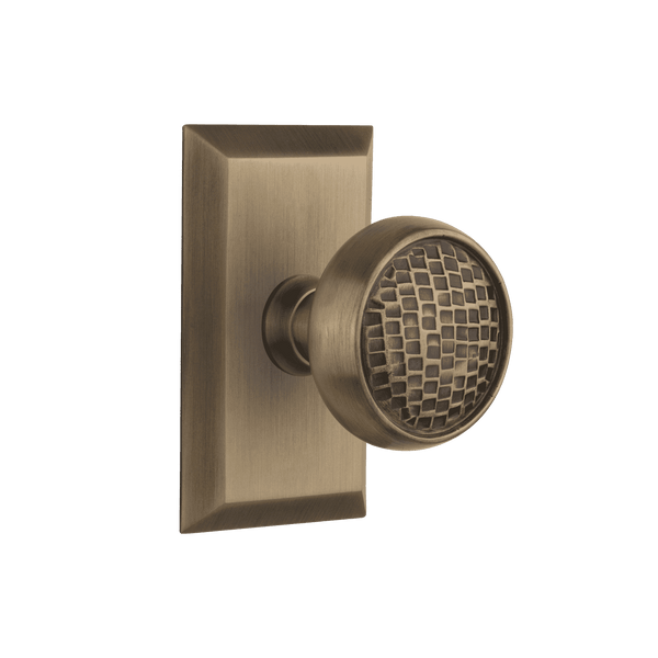 Studio Short Plate with Craftsman Knob in Antique Brass