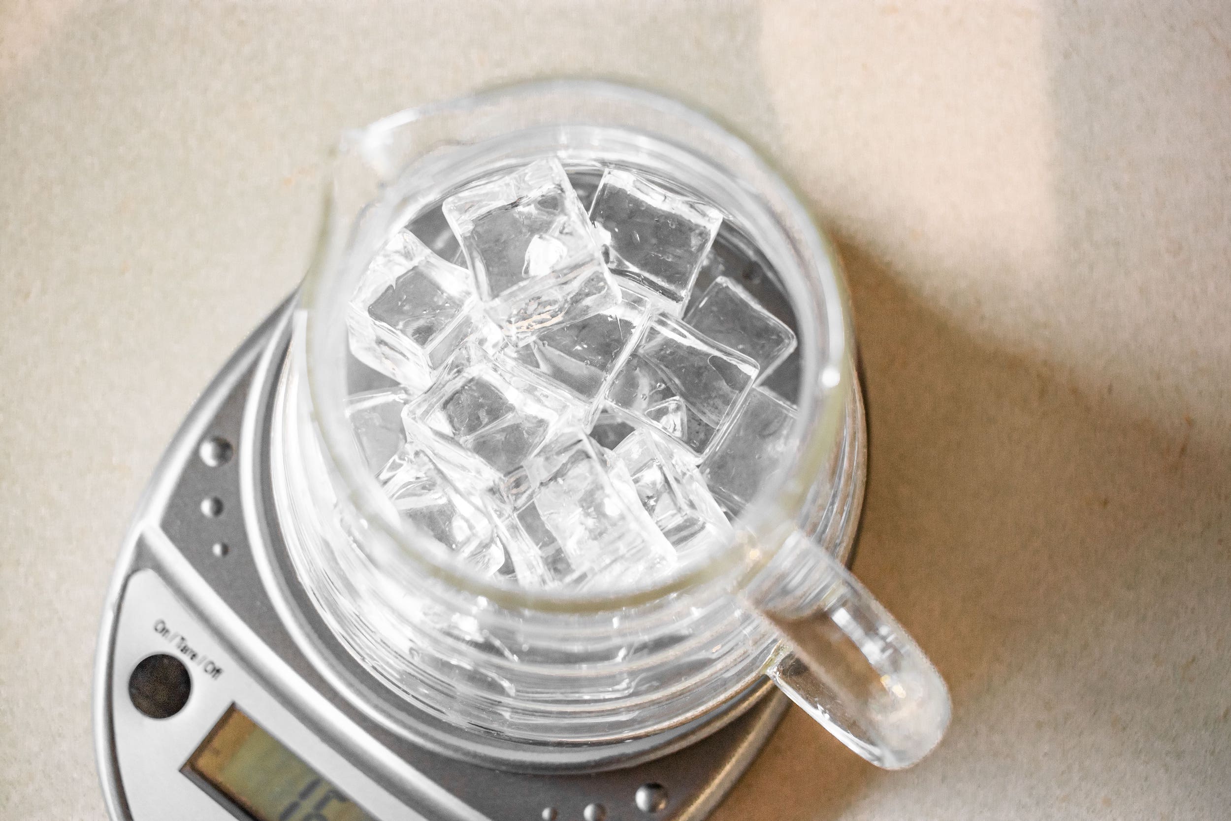 160 grams of ice in a Kalita carafe