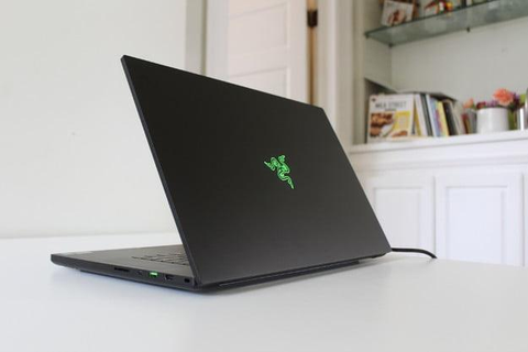 Razer Blade 17 - 最好的 17 英寸遊戲筆記本電腦