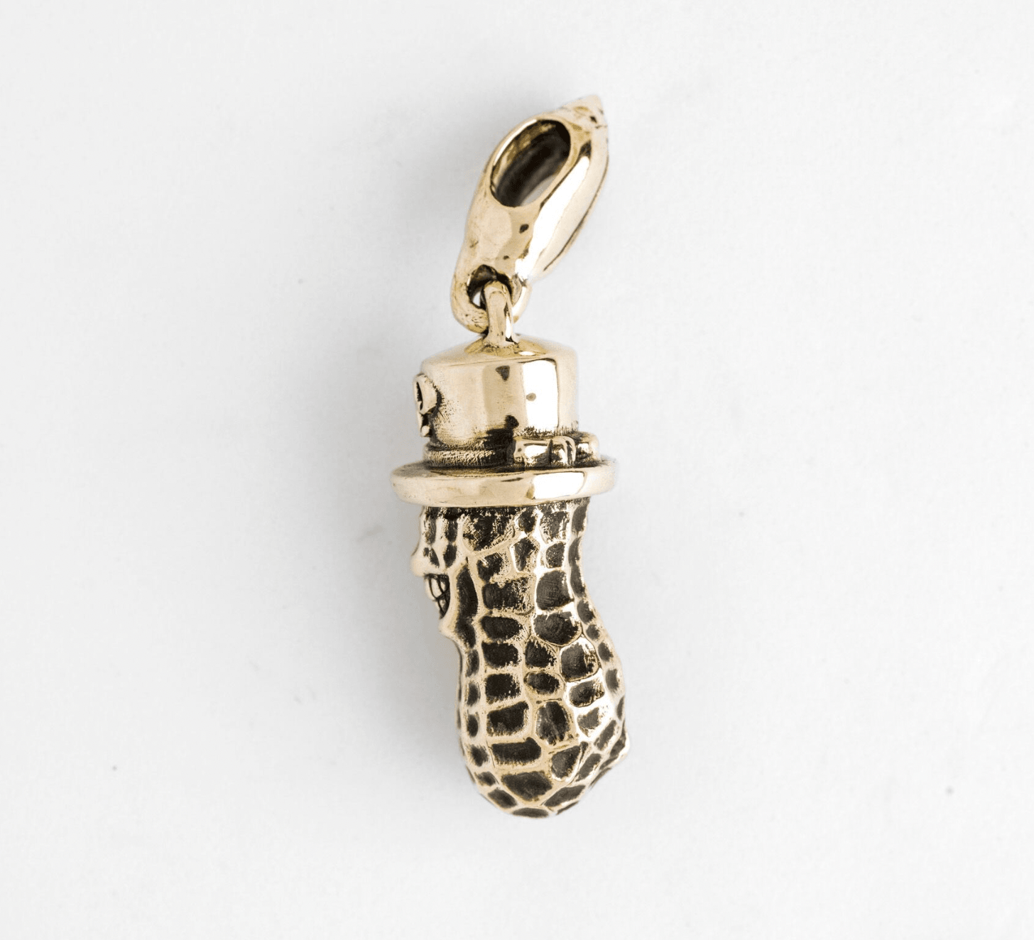 Peanuts & Co LARGE PEANUTS PENDANT - Brass