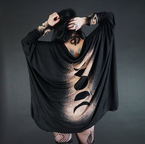 Extra Long Kimono Sleeve Moon Phase Top – Wings of Sin