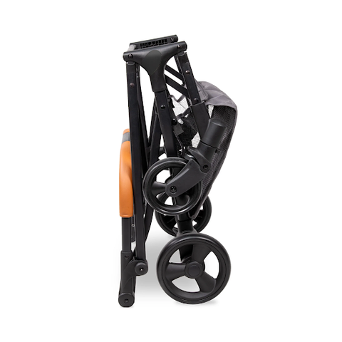 Our dog stroller is easy to fold, both you and your pet can quickly adventure