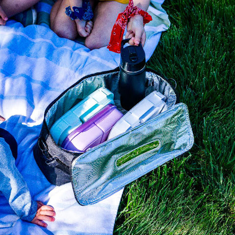 Keep the food and drinks of your baby cool and clean in this UV Cooler bag