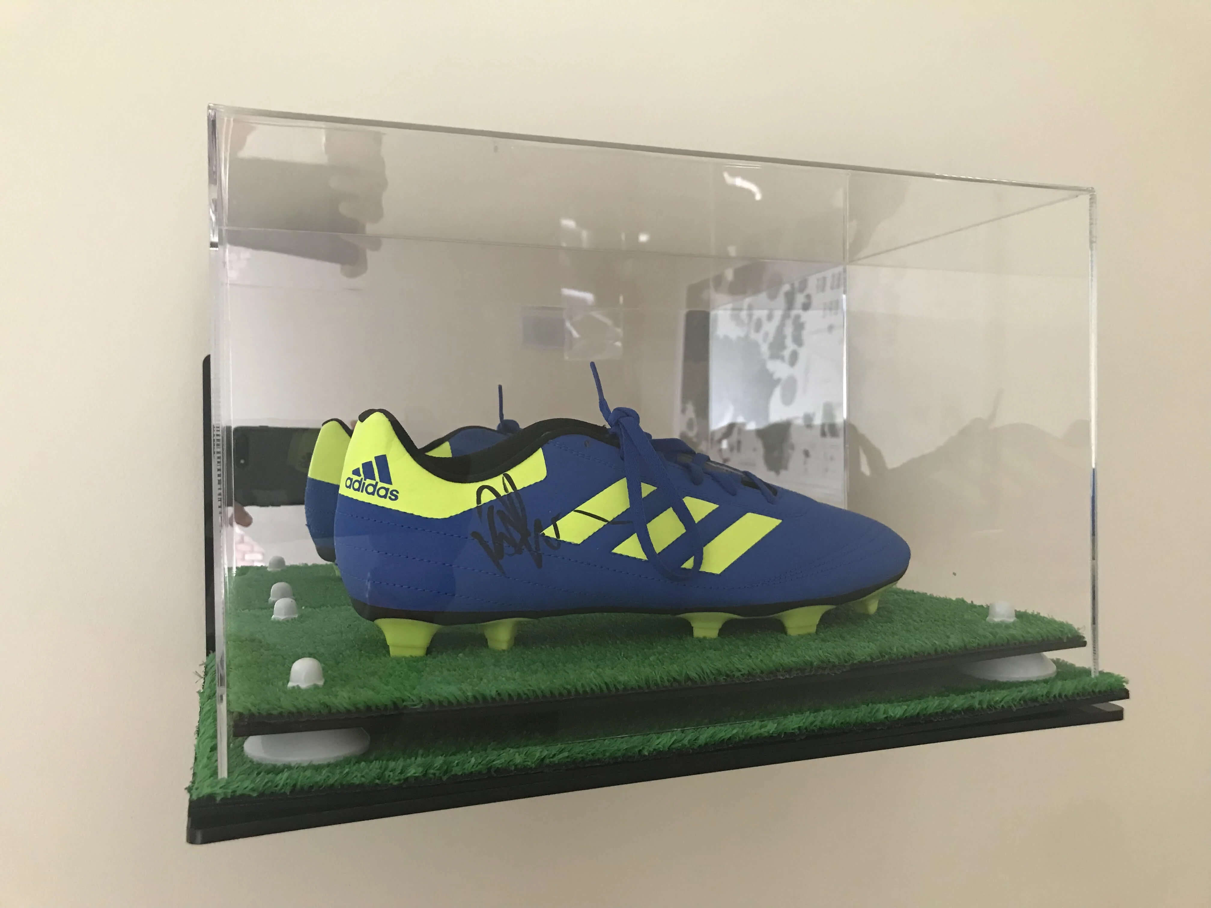 Kostas Manolas Signed Fútbol  (Soccer) Cleats Display Case