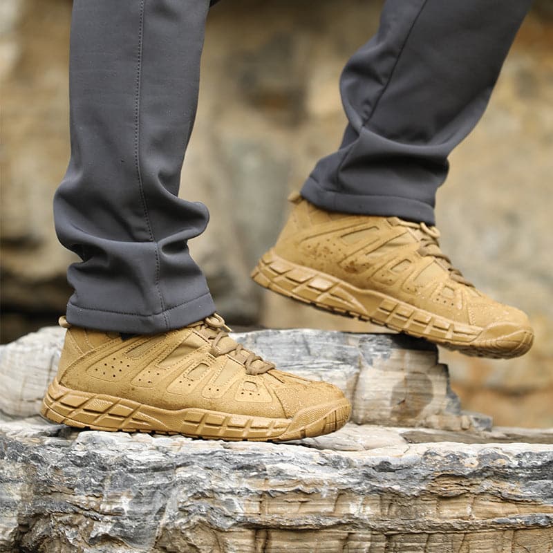 Outdoor desert tactical low-top hiking boots