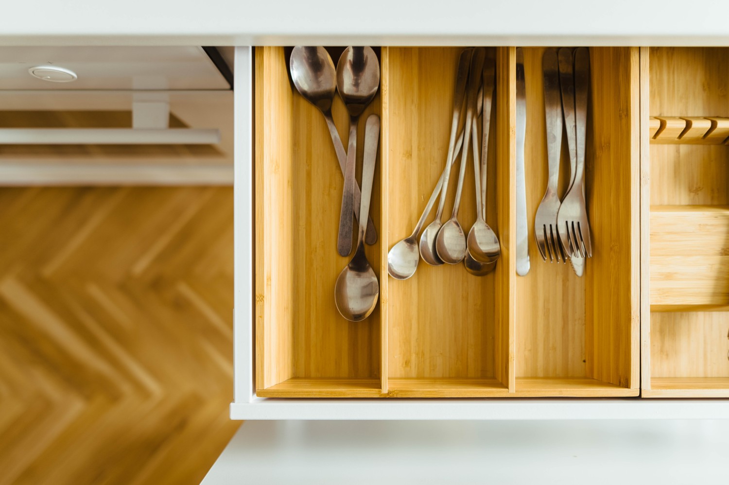Kitchen drawer with cutlery