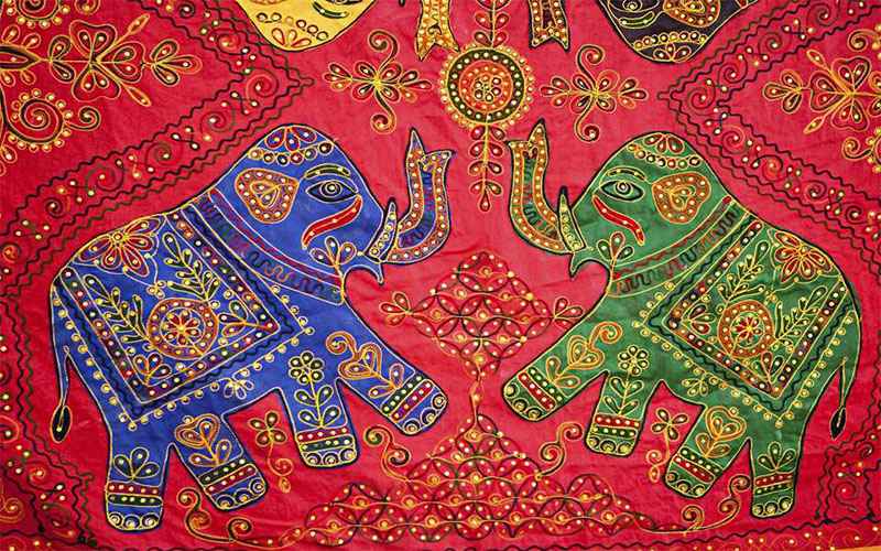 Heiliger Elefant - Symbole für Liebe und Treue