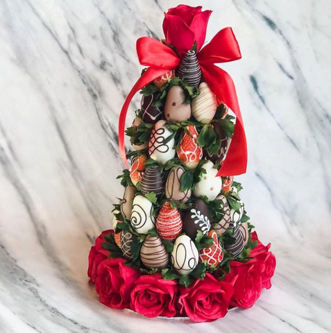 Anniversary gift strawberry tower with red roses