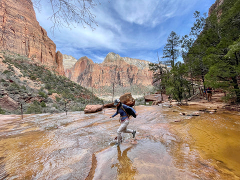 Hiking Emerald Pools Zion National Park - Middle Pool