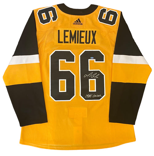 Mario Lemieux Models Pittsburgh Penguins' New Reverse Retro Jersey - CBS  Pittsburgh
