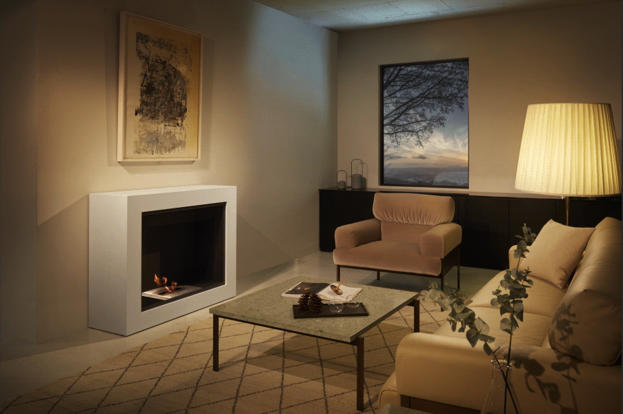 バイオエタノール暖炉「EcoSmart Fire」製品のaspect-standard-colorの画像。暖炉と違って工事が不要なため、自由な場所に配置できています。