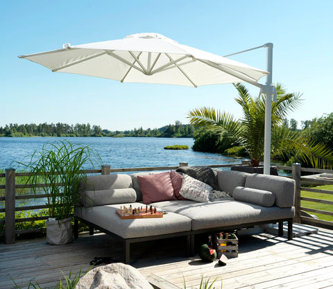 Brafab Gonesse Outdoor-Sofa in Grau, abgebildet in Sonnenliegen-Konfiguration