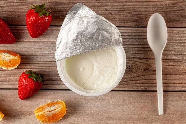 yogur bajo en grasa abierto