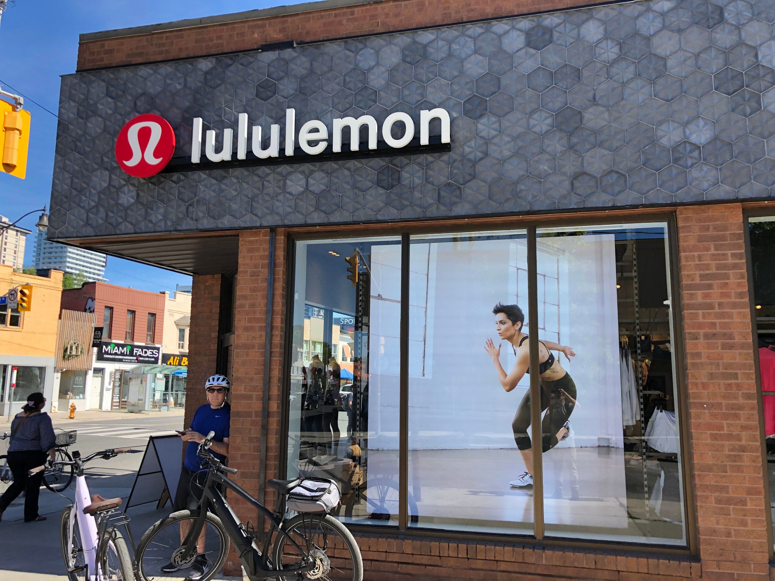  Lululemon Yorkdale in Toronto launches its Personal