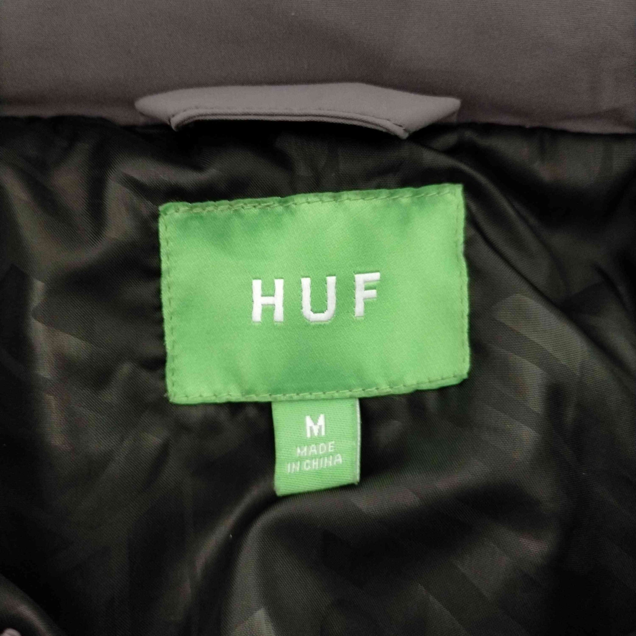 送料0円 HUF ハフ STANDARD PUFFER JACKET WORLD WIDE柄 中綿ジャケット トップス アウター ブランド 古着  サイズ