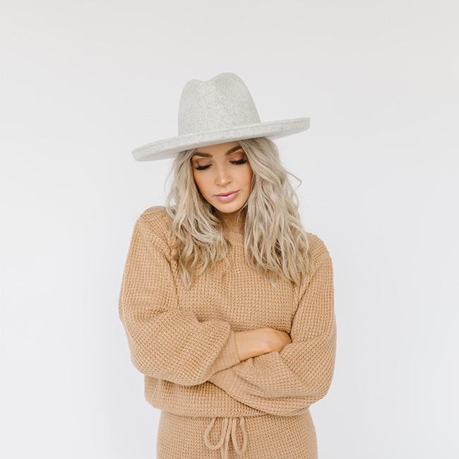 Cara Loren Pencil Brim