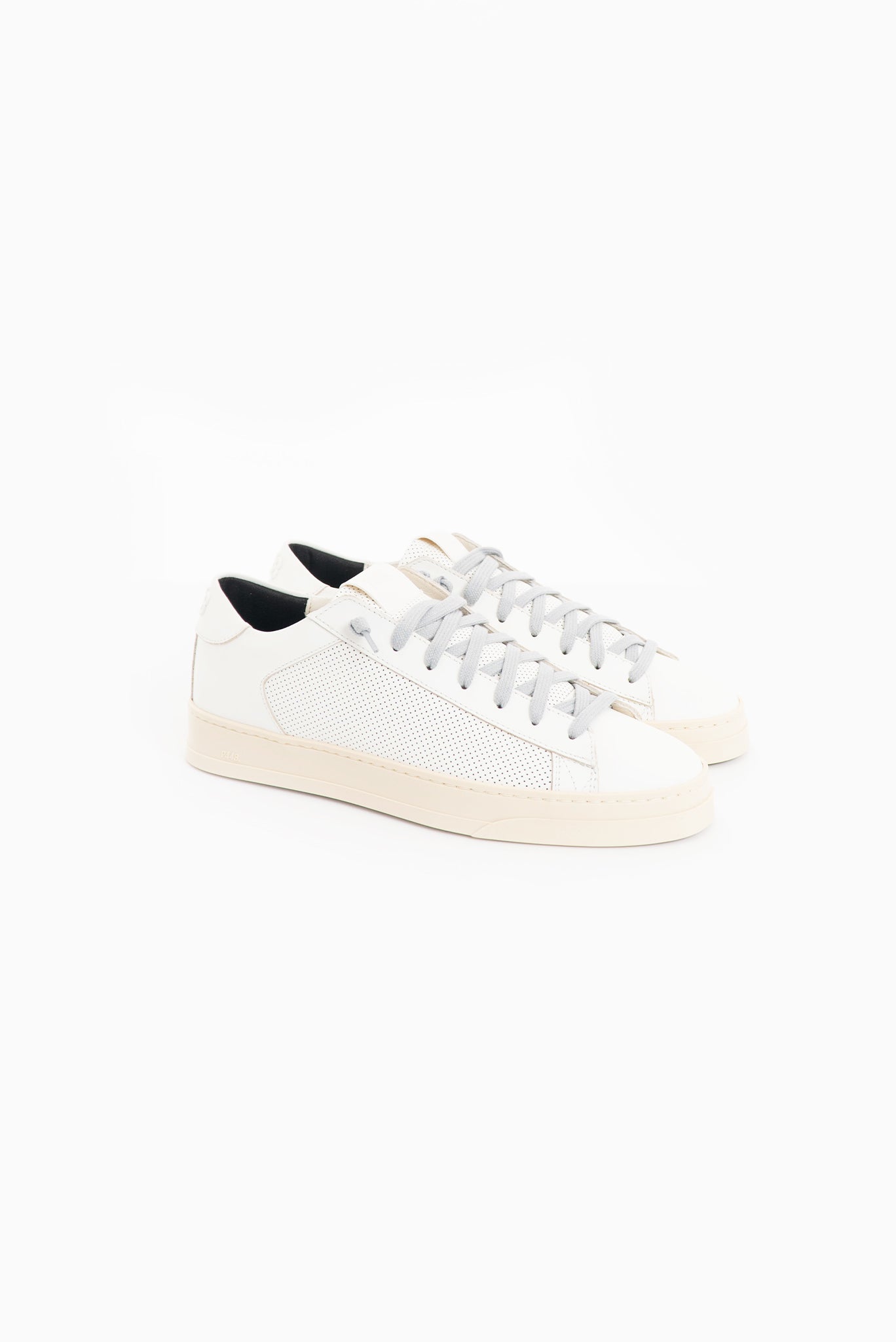 P448 - Sneakers Bianca Con Logo