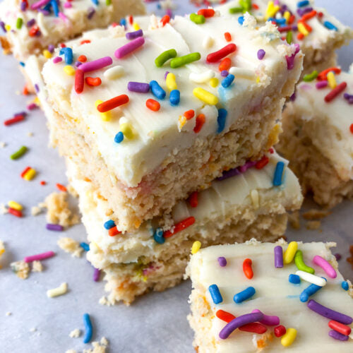 BIRTHDAY CAKE PROTEIN BLONDIES - Nutritionist Mom