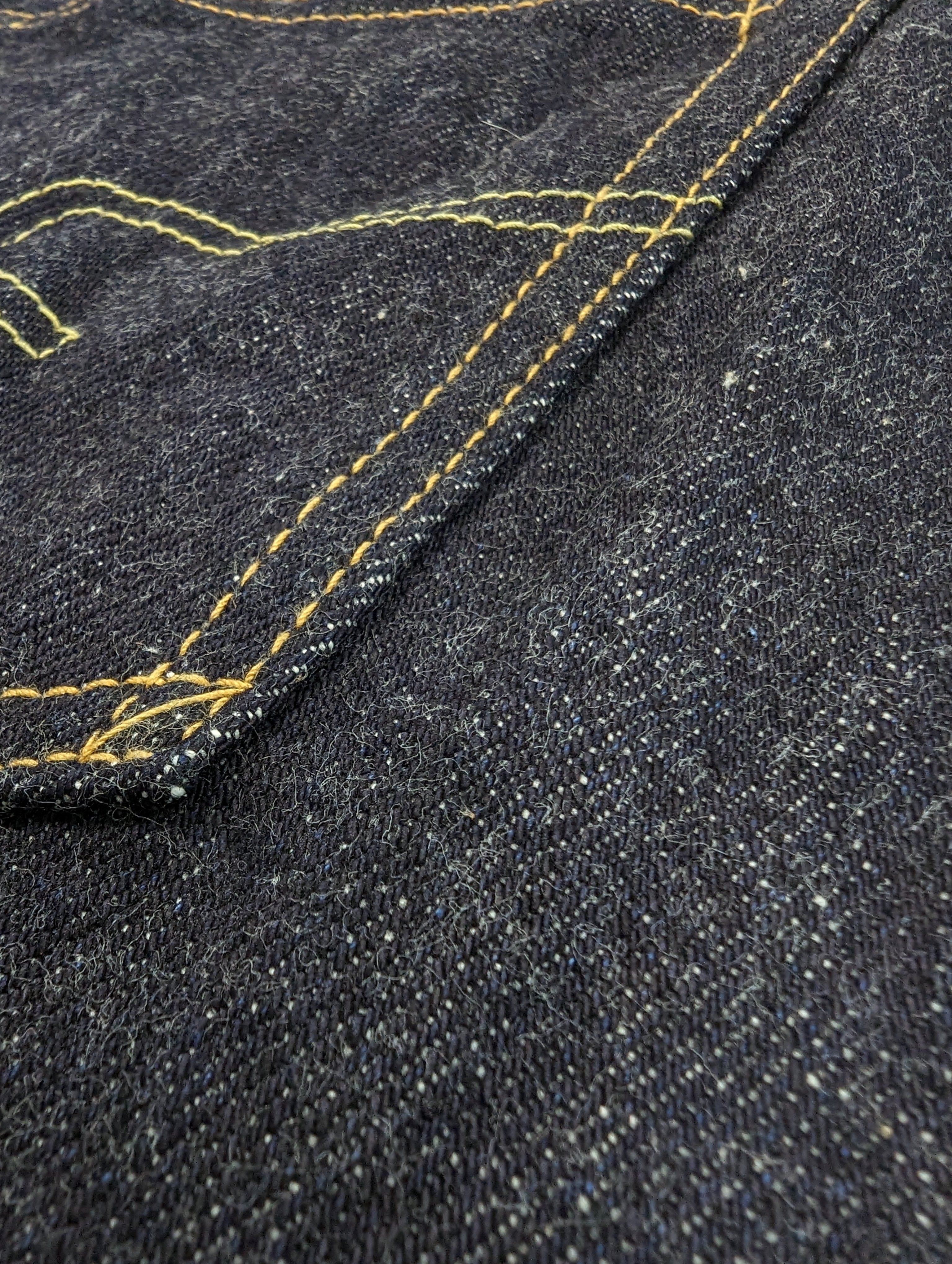 Burgus Plus lot771 the surface of the denim