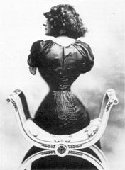 1600s women in corset