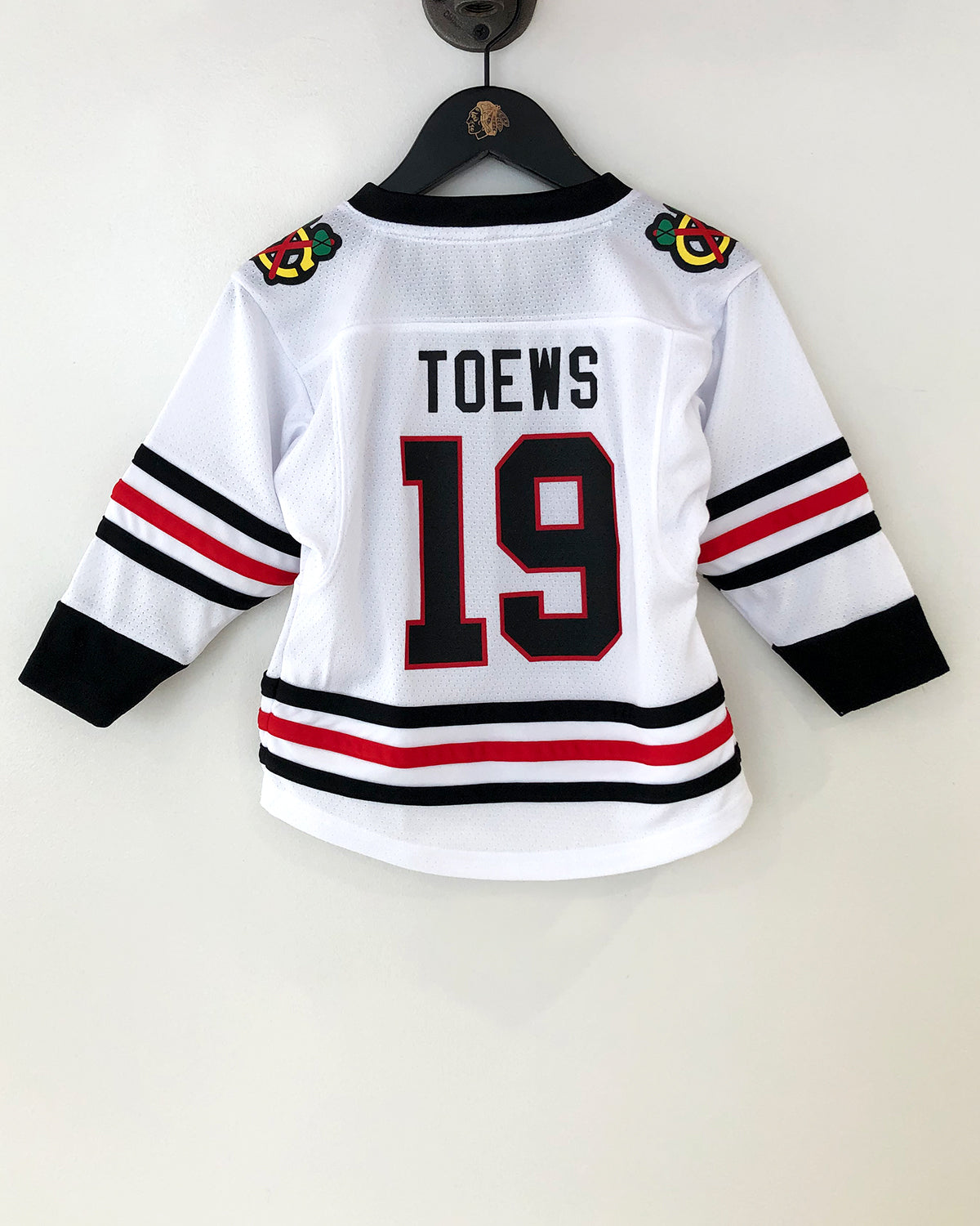 toews away jersey