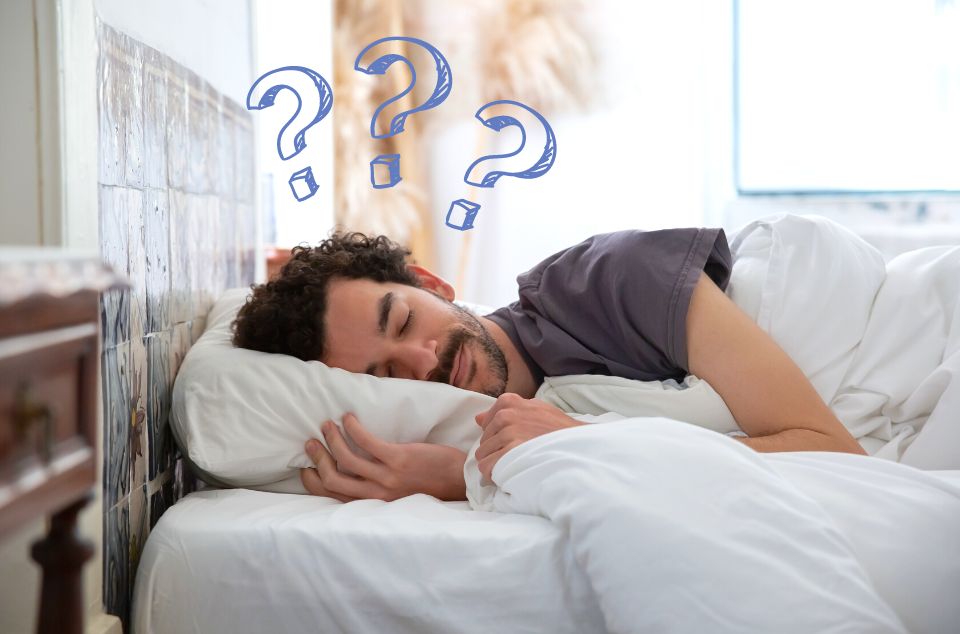Persona che dorme con un Cuscino Cervicale chiedendosi Come si Usa