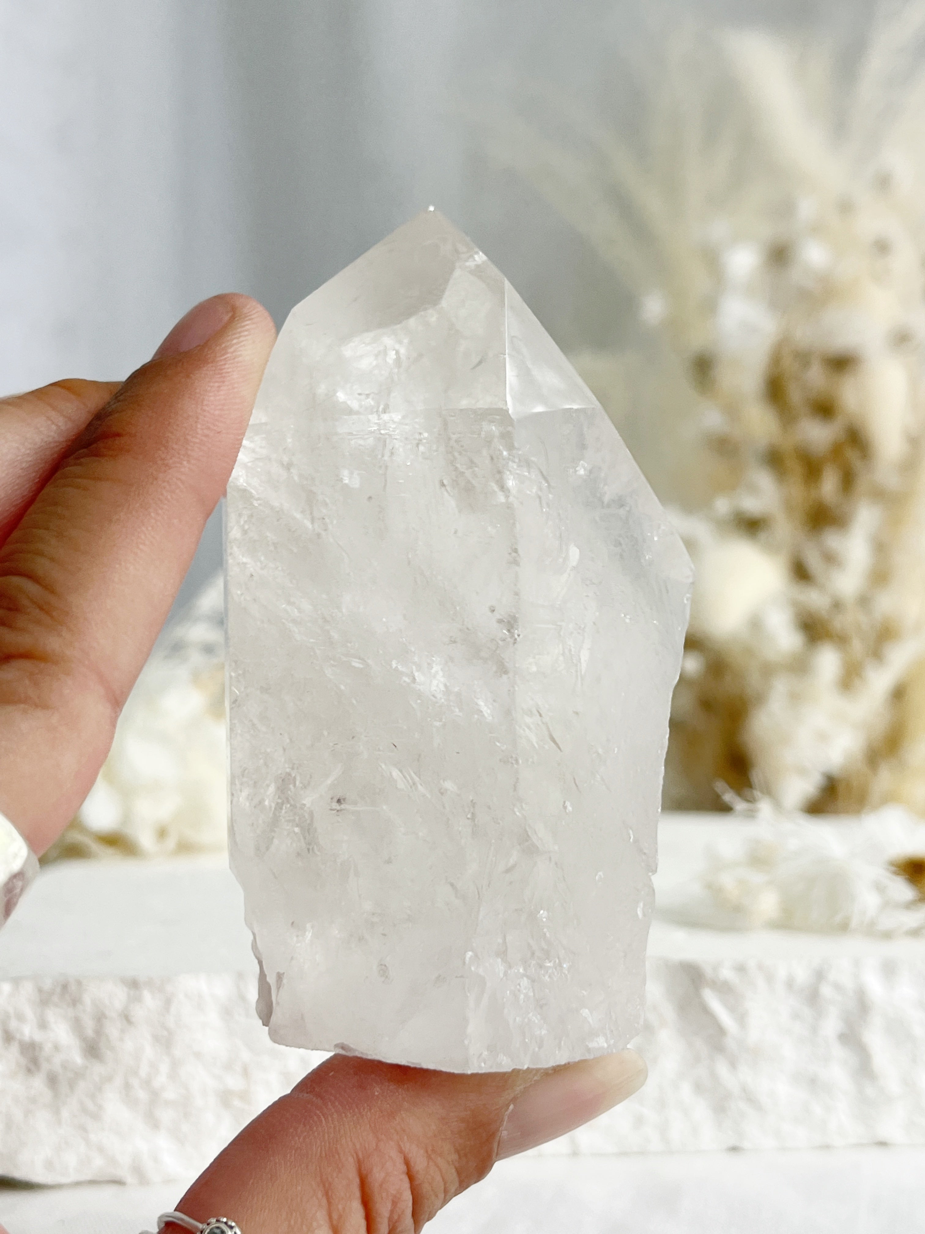 CLEAR QUARTZ SEMI POLISHED POINT || 31701