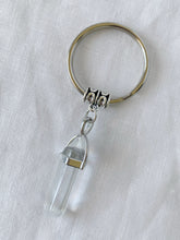 Load image into Gallery viewer, CRYSTAL POINT KEYRING
